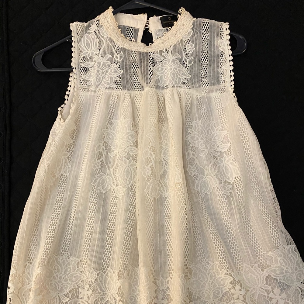 Women’s Lace Blouses